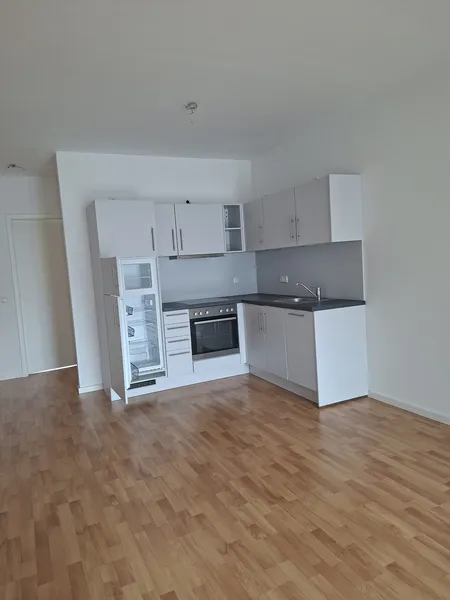 chices 2 Zimmer Apartment mit Balkon, Abstellkammer und EBK — photo 1